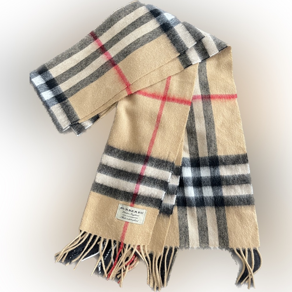 Burberry classic cashmere check scarf in pristine condition